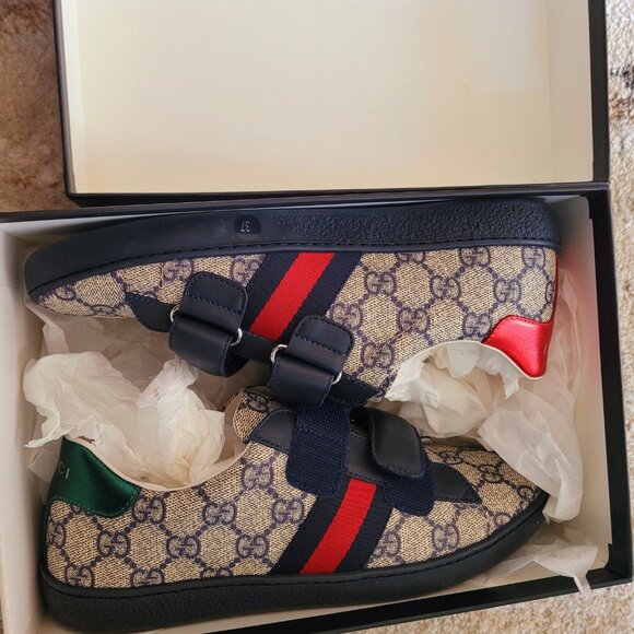 Gucci Sneakers - Picture 12 of 13